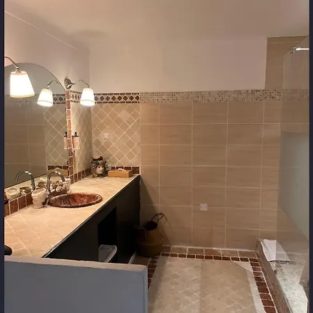Romana לינה וארוחת בוקר