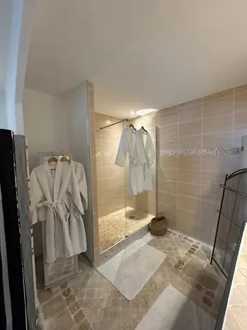 ベッド・アンド・ブレックファスト Romana サントロペ