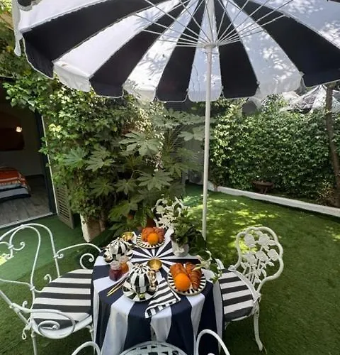 ベッド・アンド・ブレックファスト Romana サントロペ